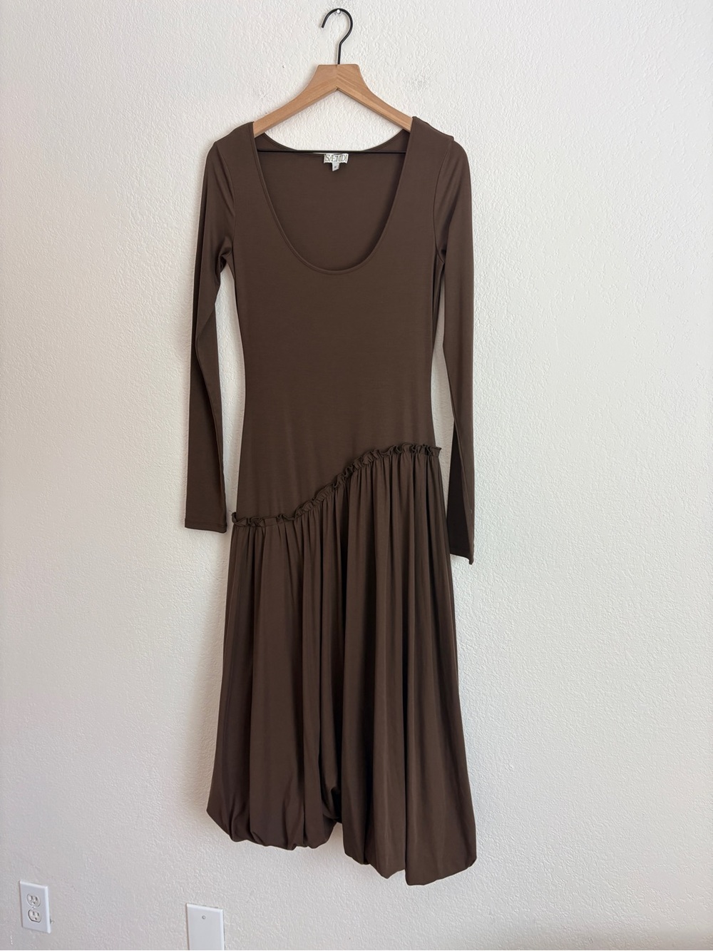 Saemdi Jeanette Chocolate Drop-Waist Midi Dress - Picture 10 of 12